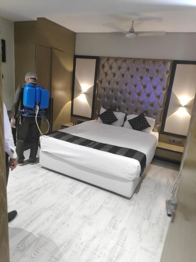 The Imperial Grand Ξενοδοχείο Ujjain Εξωτερικό φωτογραφία