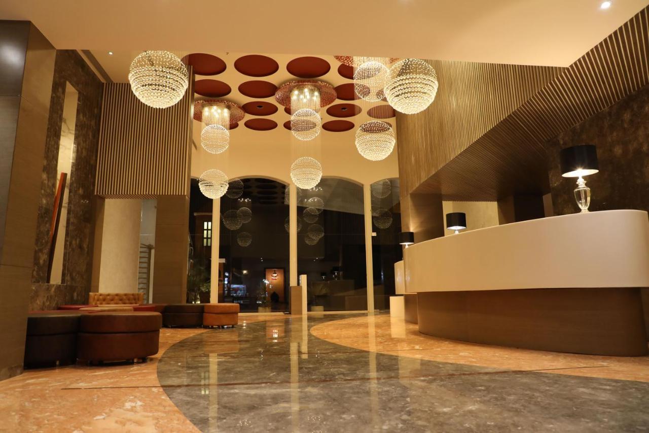 The Imperial Grand Ξενοδοχείο Ujjain Εξωτερικό φωτογραφία