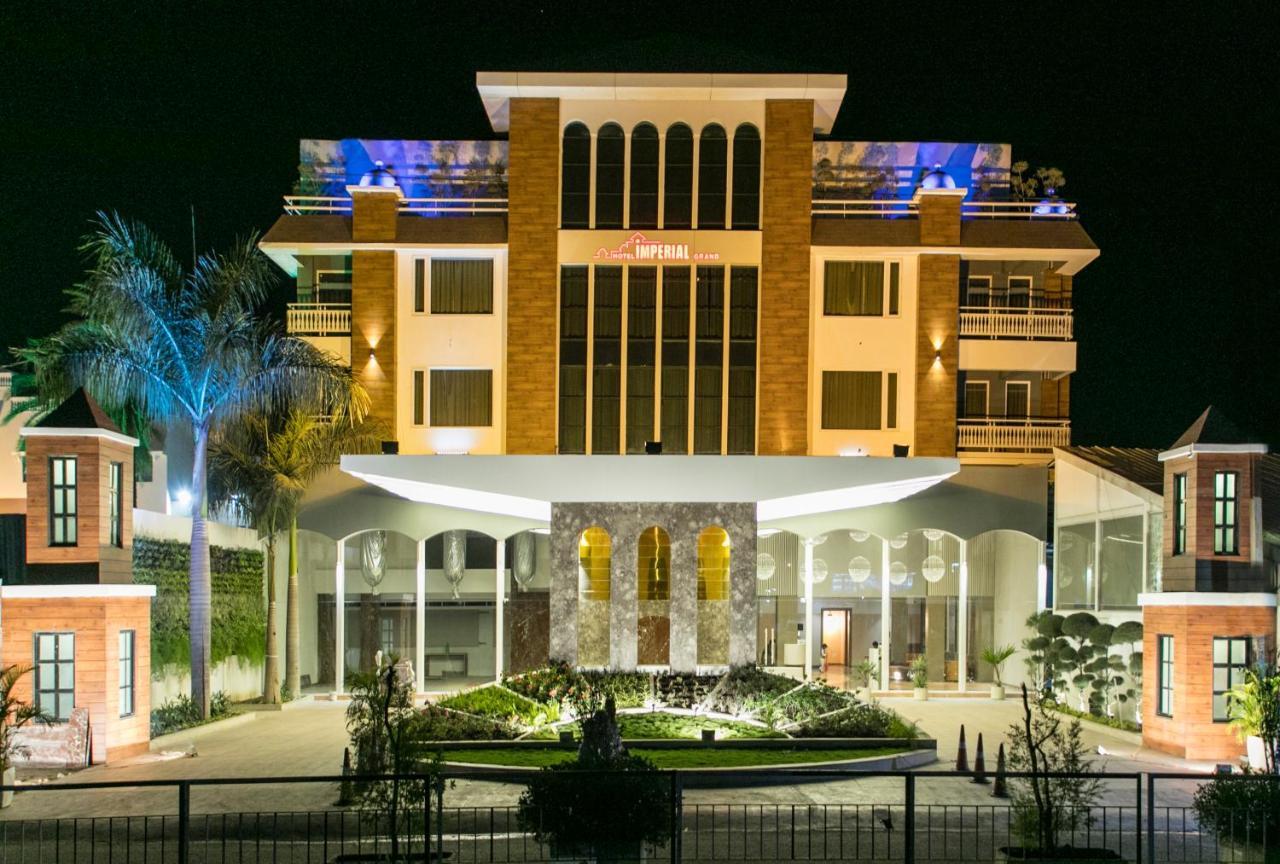 The Imperial Grand Ξενοδοχείο Ujjain Εξωτερικό φωτογραφία