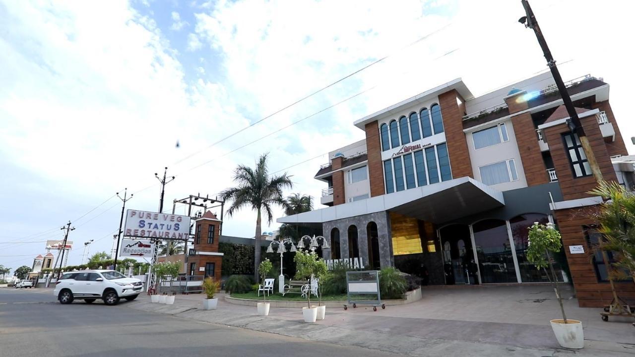The Imperial Grand Ξενοδοχείο Ujjain Εξωτερικό φωτογραφία